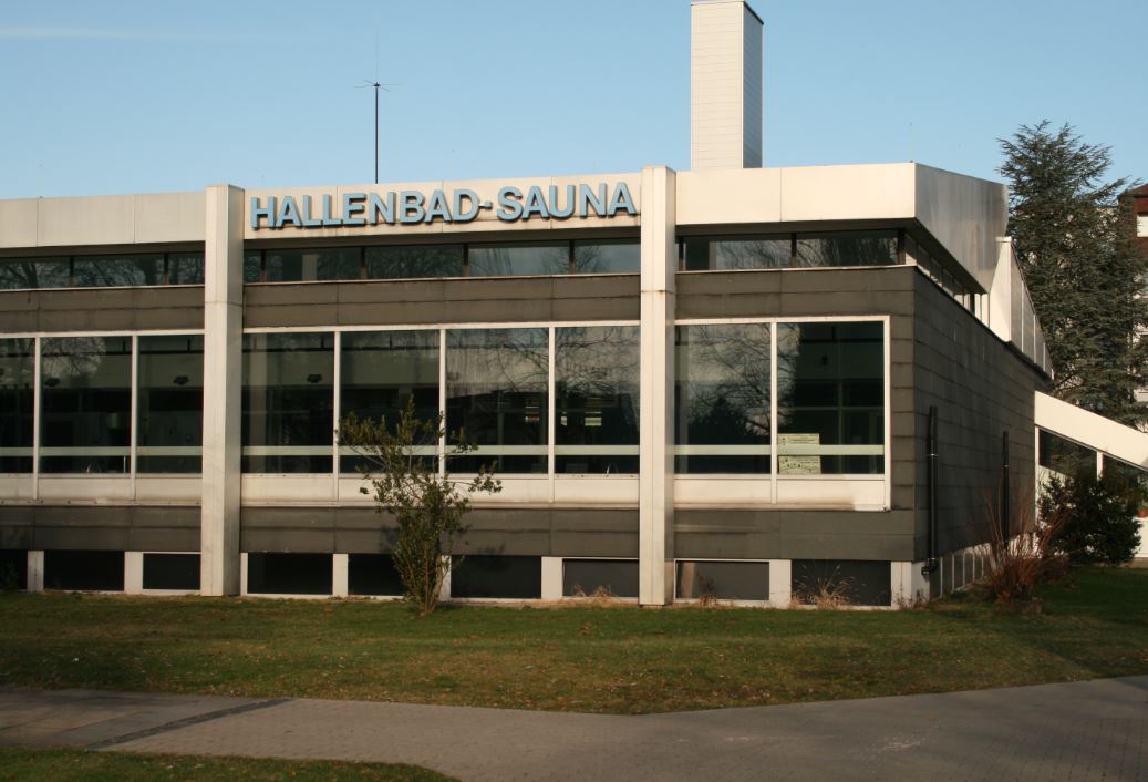 Hallenbad Foto von aussen
